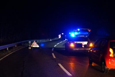 Esslingen: Pkw ueberschlagen- keine Verletzten